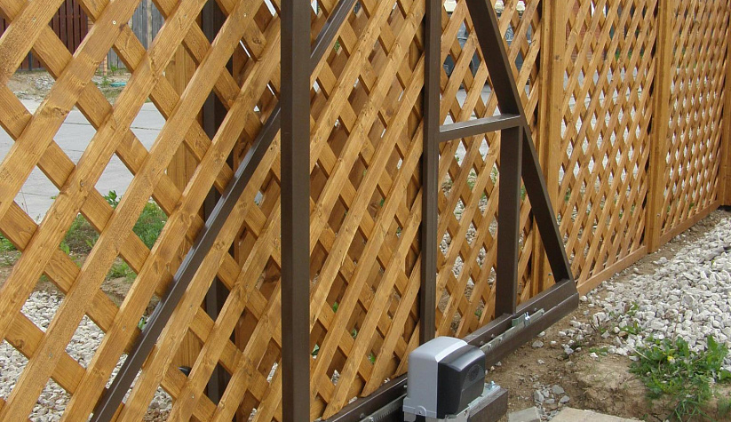 Поселок Пучково Деревянный забор "Решетка"