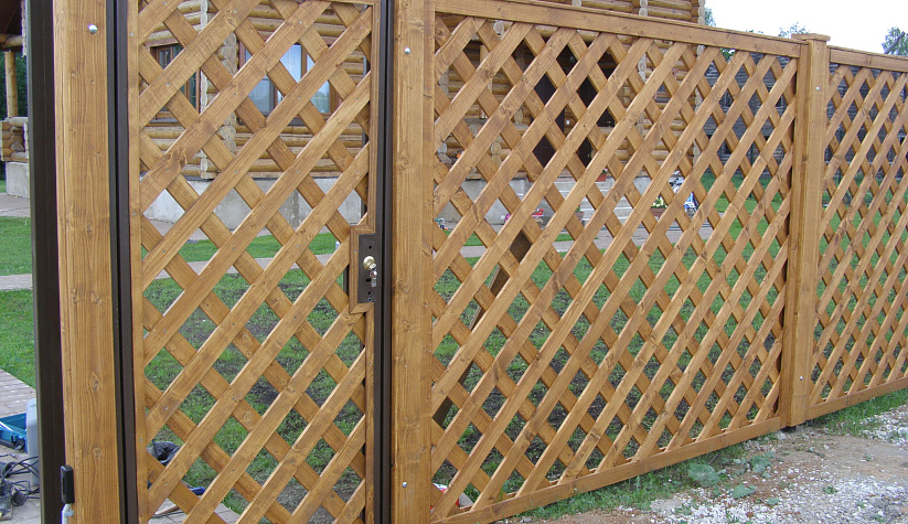 Поселок Пучково Деревянный забор "Решетка"