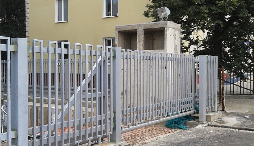 Ограждение промышленного объекта